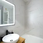 Modern Flat With Balcony Opera & Saint-lazare Apartment Paris
